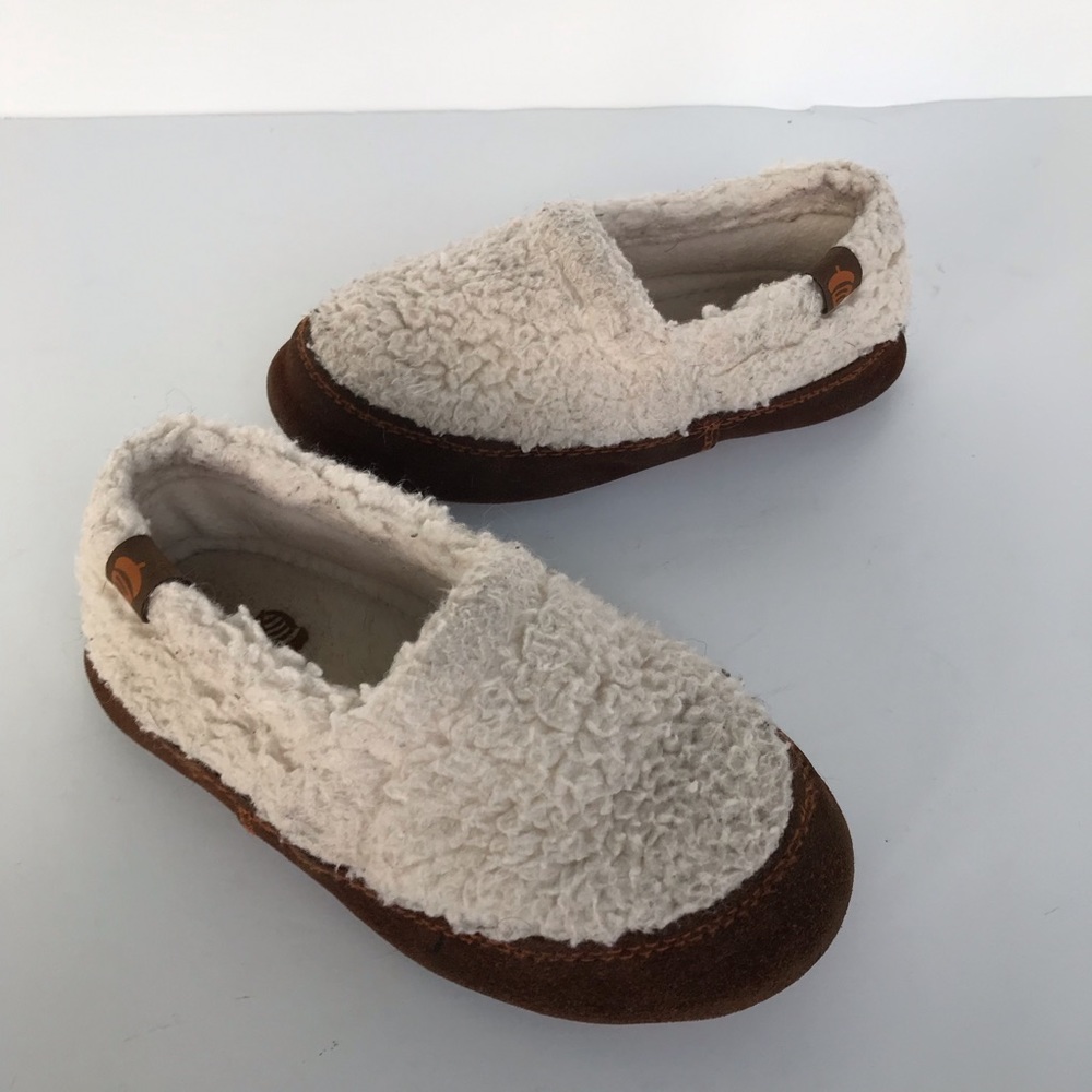 Acorn kids fleece moccasins slippers with suede 12